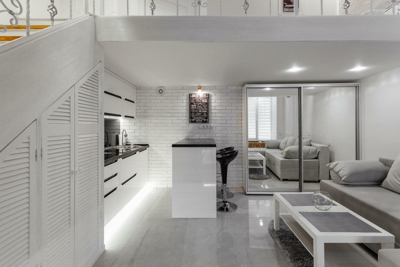 Двухуровневая Квартира Студия Odessa Exteriör bild